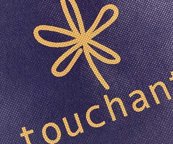名入れ印刷　不織布にシルク印刷　金印刷　ゴールド　