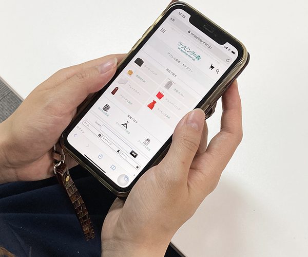 ラッピングの森　モバイルサイト　スマホ　アパレル　オンラインストア　テーラーバッグ